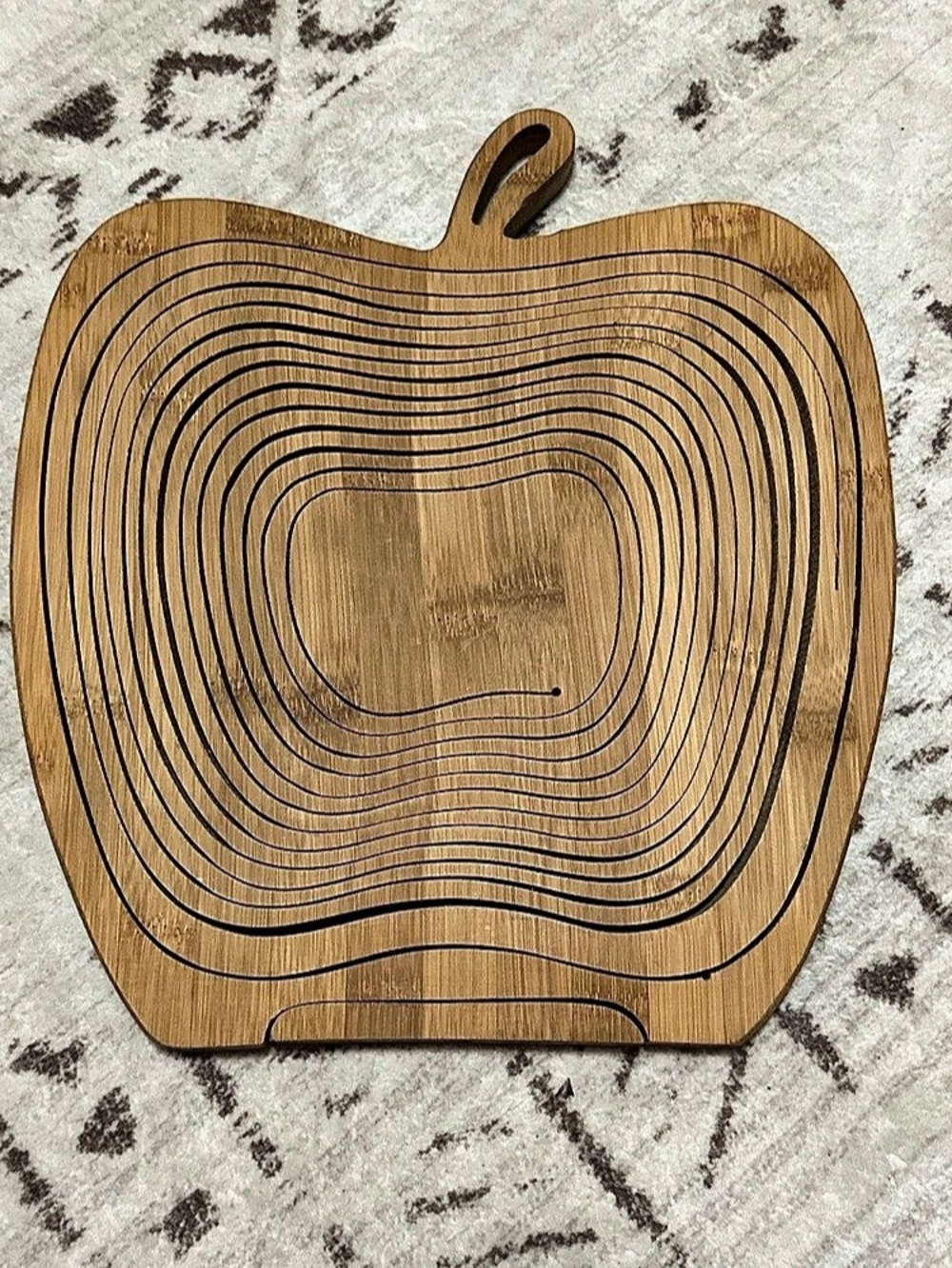 Vintage-Style Collapsible Wooden Apple Fruit Basket & Trivet